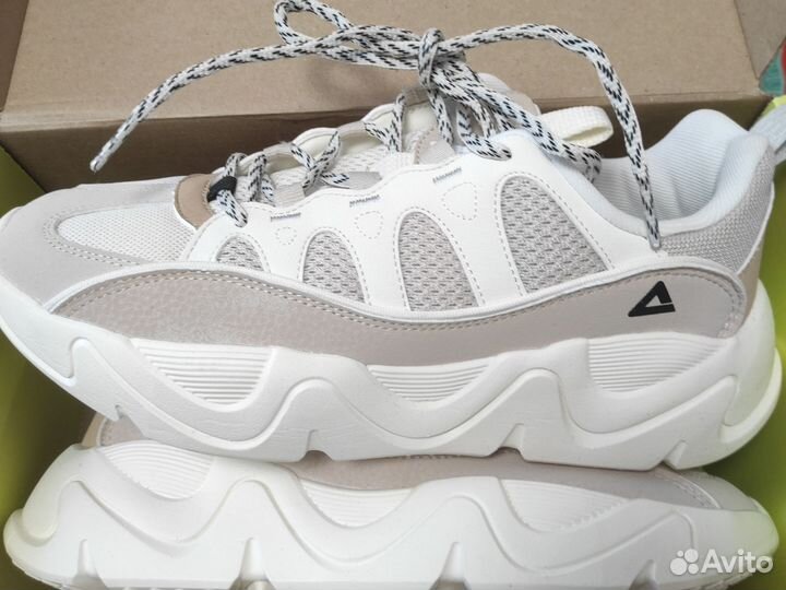 Кроссовки женские peak