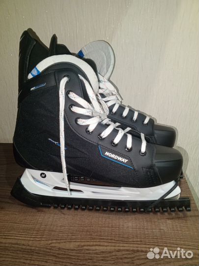 Продам коньки