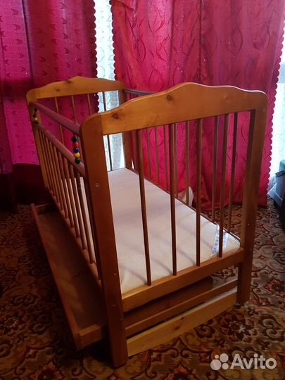 Детская кровать с матрасом, одеялом и подушкой