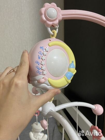 Мобиль музыкальный на кроватку с проэктером