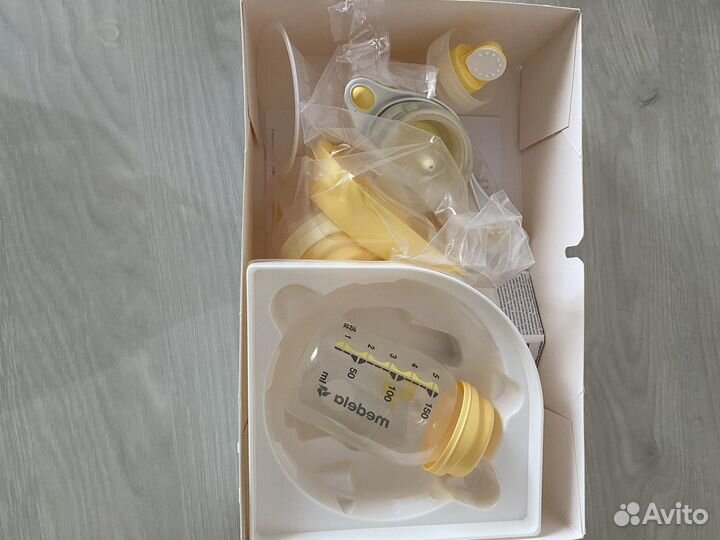Молокоотсос medela ручной новый