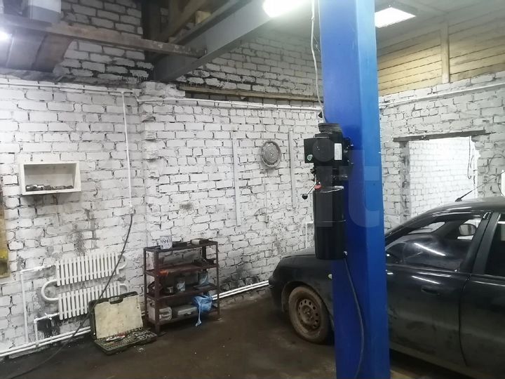 Гараж, > 30 м²