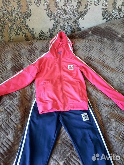 Спортивный костюм adidas для девочки 140