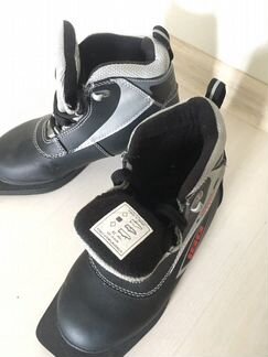 Лыжные ботинки р. 34 новые