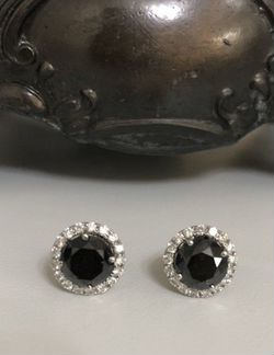 Серьги 750 пробы с чёрными брилл. 2 карат