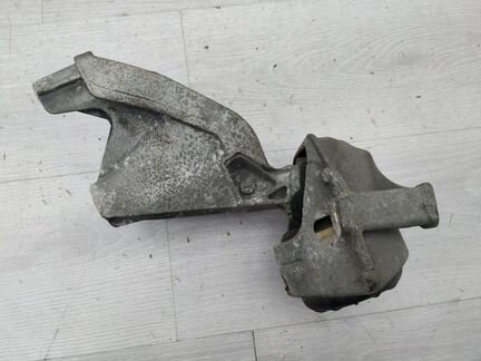 Кронштейн двигателя левый 8K0199307CC Audi A4 B8 8