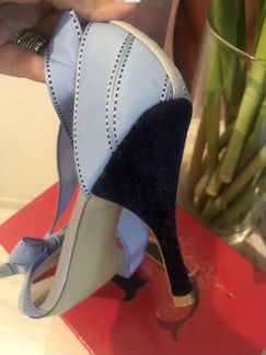 Босоножки новые