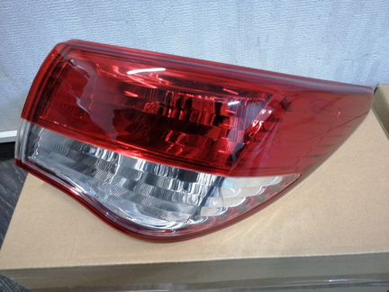 Фонарь задний правый Nissan Almera G15