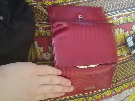 Кошелек коженый красный