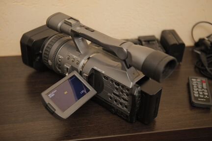 Профессиональная видеокамера Sony FX 7