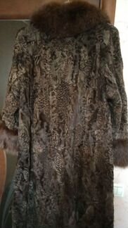 Шуба из каракульчи для бизнес-леди