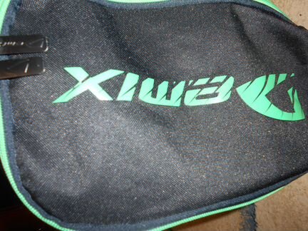 Продаю спортивную сумку Demix