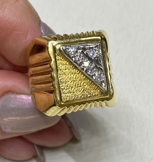 Золотая советская Печатка 750 с бриллиантами р 19