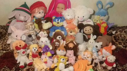 Куча мягких игрушек