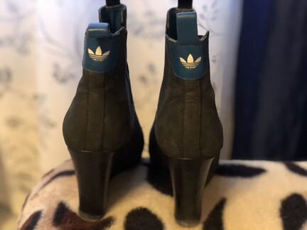 Ботильоны на танкетке adidas