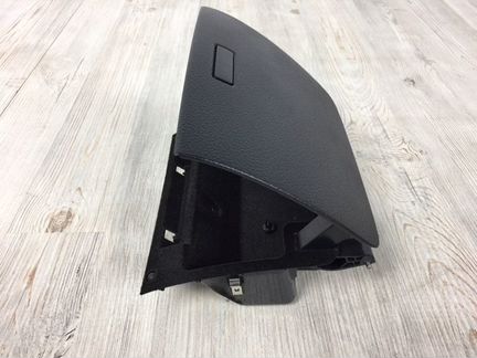 Бардачок с торпедо передний верхний Vw Touareg 7P