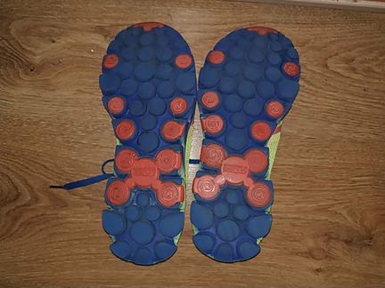 Кроссовки беговые