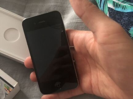 Телефон iPhone 4s
