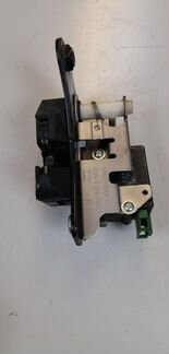 Замок борта багажника Дискавери 3 прав 51247016050