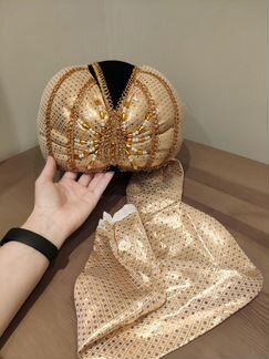 Узбекский национальный костюм (Чапан, Тюбетейка)