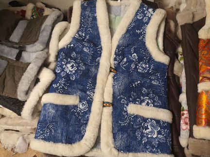 Жилет из овчины. Новые жилетки с мехом овчины