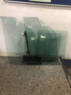 Стёкла правой левой двери Mercedes W 116