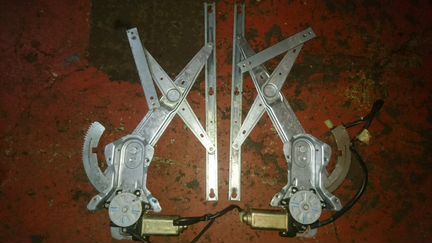 Стеклоподъемник передний правый Rover 25