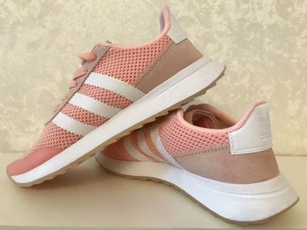 Кроссовки adidas