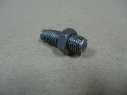 Винт клапана (регулировочный) Isuzu NQR, Богдан