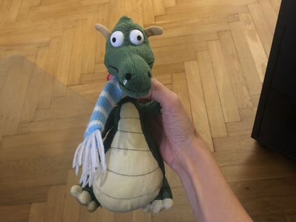 Дракон плюшевый в шарфе