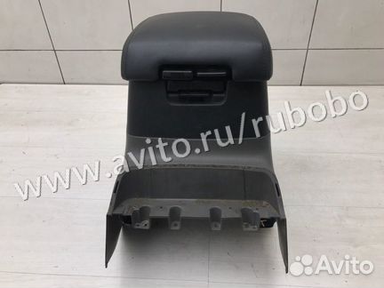 Подлокотник Mitsubishi Pajero 3 V78W 4M41 2004