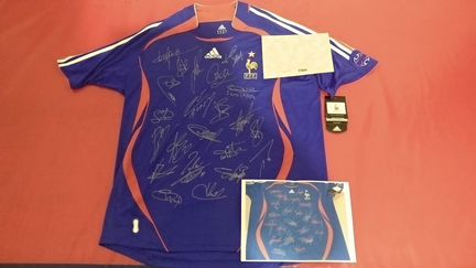 Майка сборной Франции 2006 с автографами