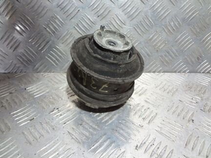 Опора подушка двигателя Мерседес 203 210