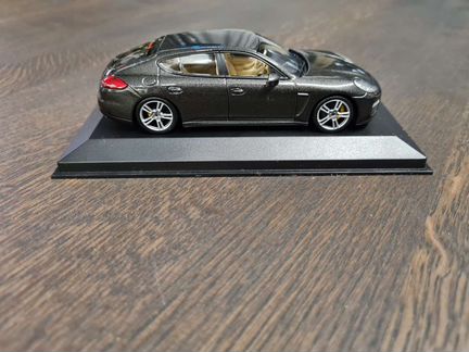 Porsche panamera turbo S 1:43 Minichamps
