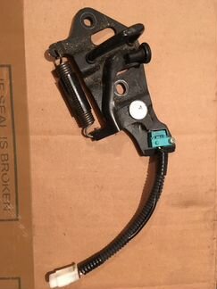 Lexus GS 300 350 450 430 петля замка багажника