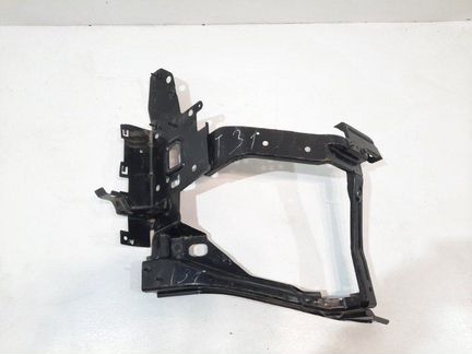 Кронштейн фары передний правый Nissan Teana J31