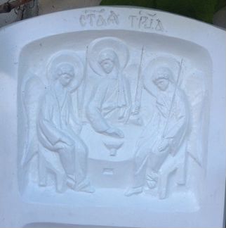 Поклонный крест с предстоящими