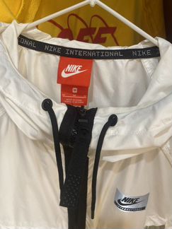Ветровка Nike