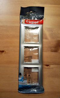 Розетки и рамки Legrand Valena остались