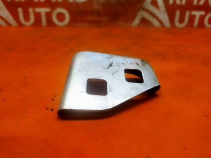 Кронштейн фары правый Mercedes E-Class W213