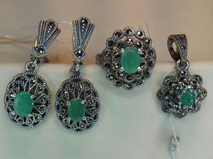 Серебро 925 проба,Комплект новый с Изумрудами