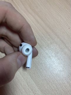 Левый наушники от Airpods Pro