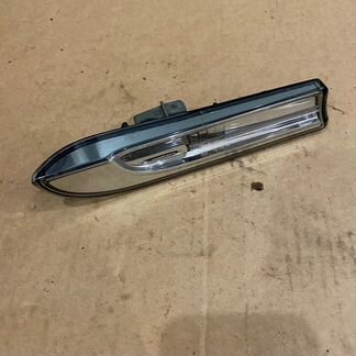 Боковой габаритный фонарь на Porsche Panamera