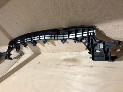 Крепление решетки консоль Mercedes C205 C 205