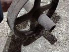 Старинное колесо для тачки