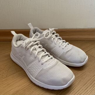 Кроссовки белые беговые Asics 25,75 см