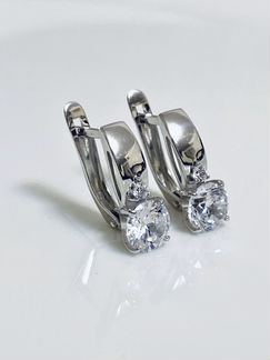 Серьги из белого золота с фианитами
