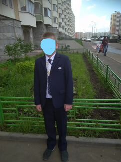 Шикарный костюм тройка + рубашка белая
