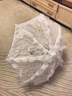 Свадебный зонт (белый кружевной)