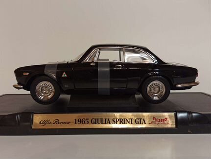 Alfa Romeo Gulia Sprint 1965 1:18
